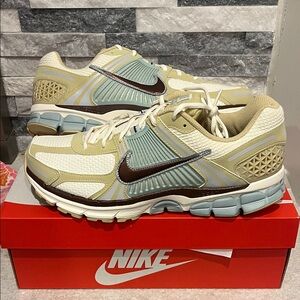 New!! Nike Zoom Vomero 5 Special Edition men's Sneakers